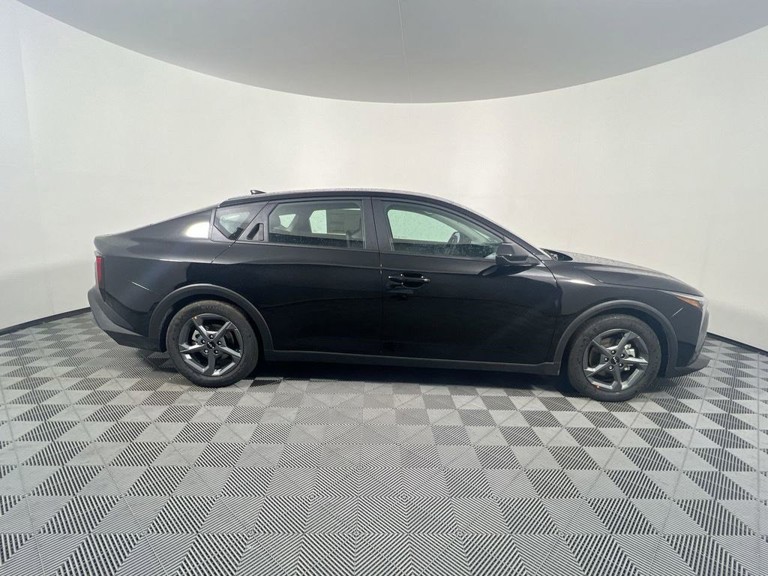 2025 Kia K4 - Photo 12
