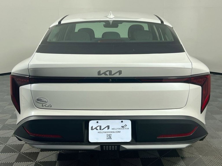 2025 Kia K4 - Photo 9