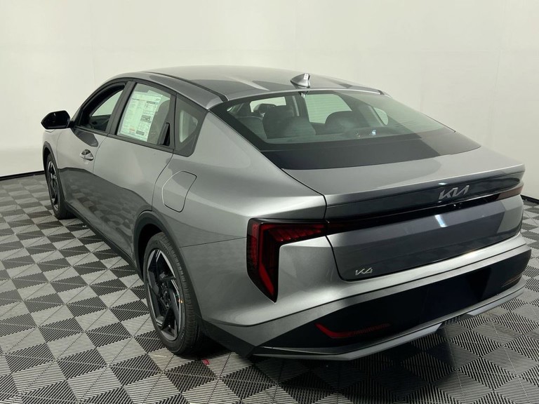 2025 Kia K4 - Photo 8