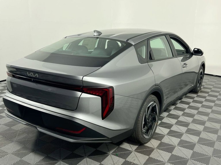 2026 Kia K4 - Photo 12