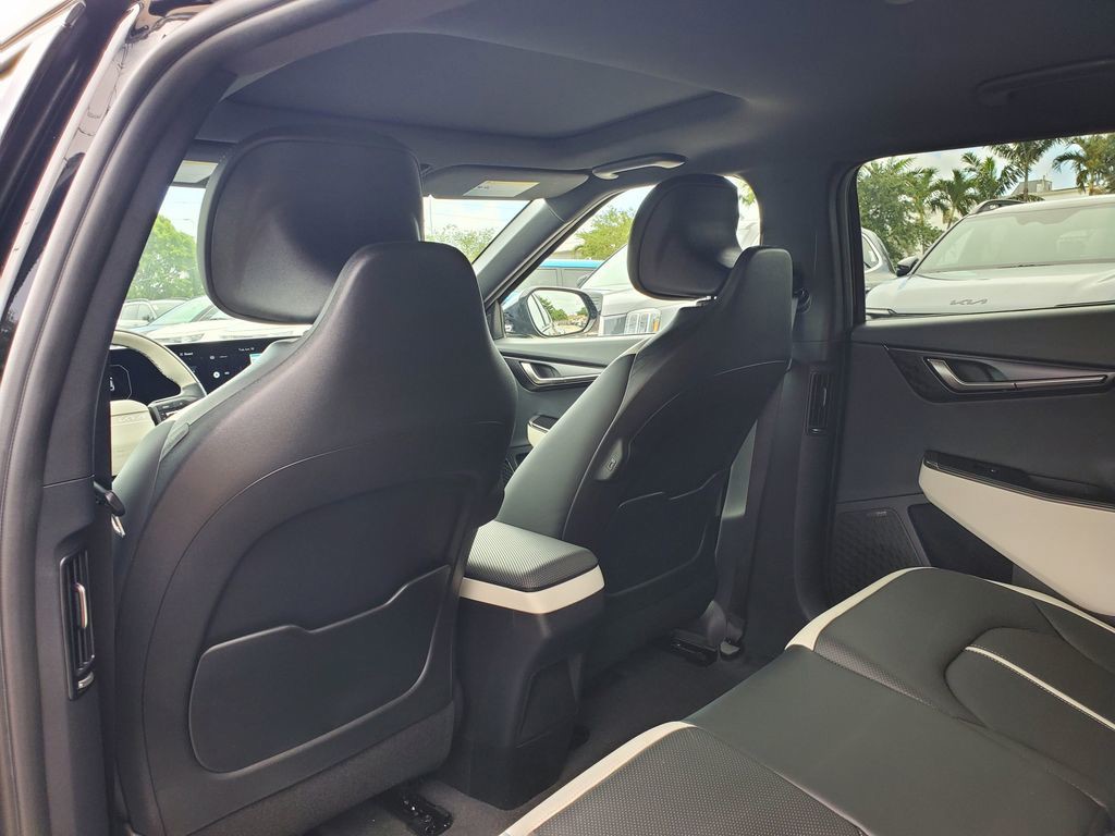 2025 Kia EV6 - Photo 11