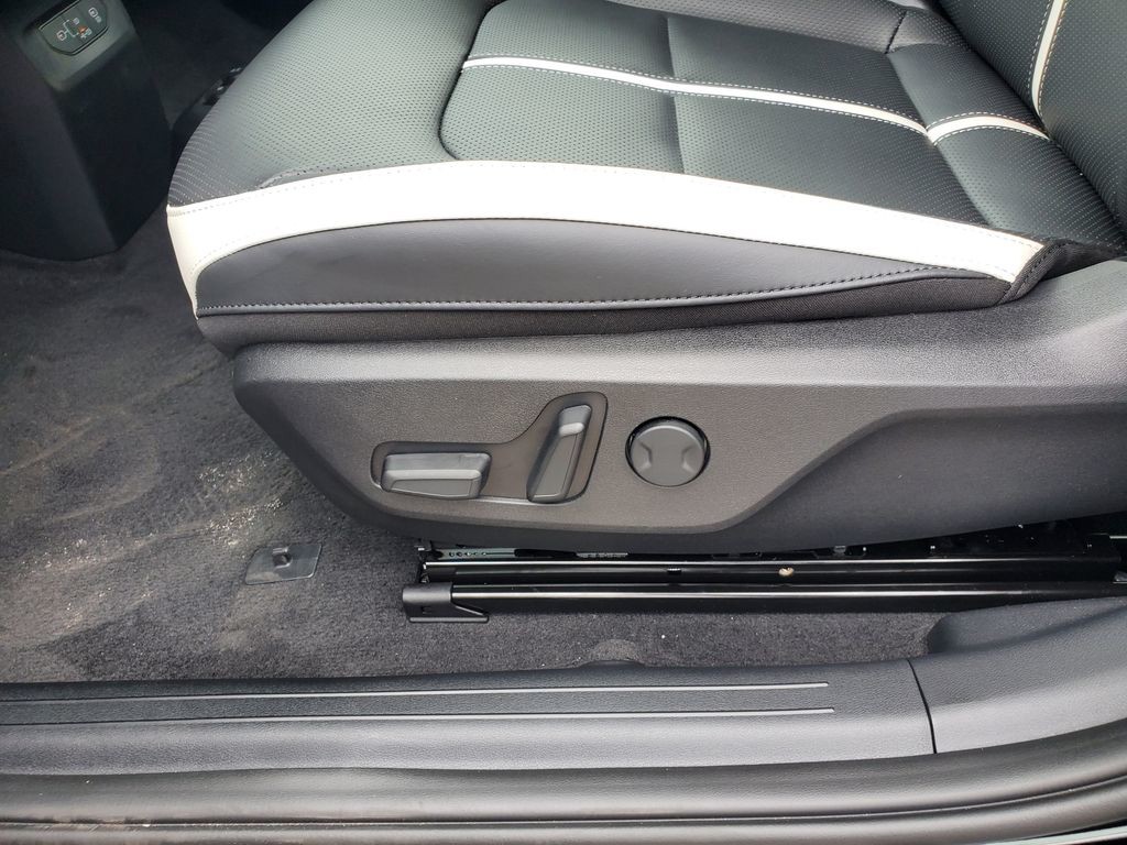 2025 Kia EV6 - Photo 14