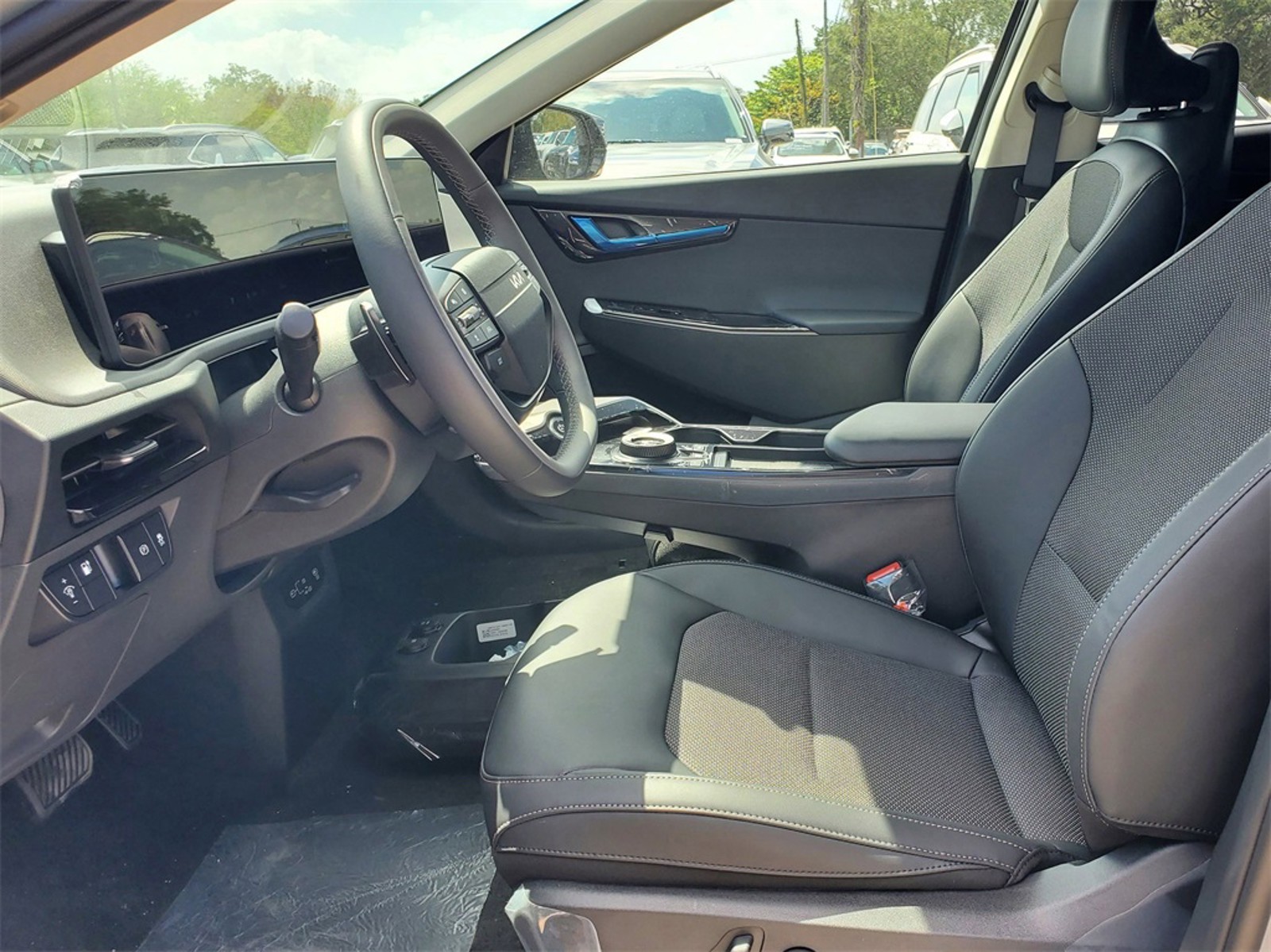 2025 Kia EV6 - Photo 11