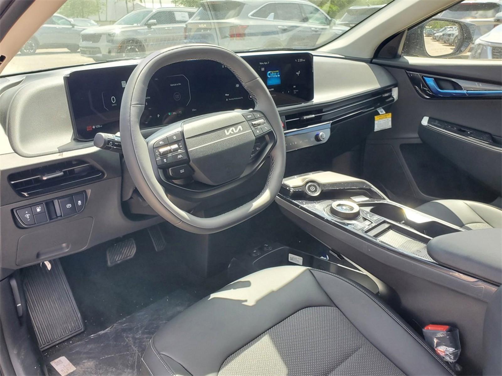 2025 Kia EV6 - Photo 13