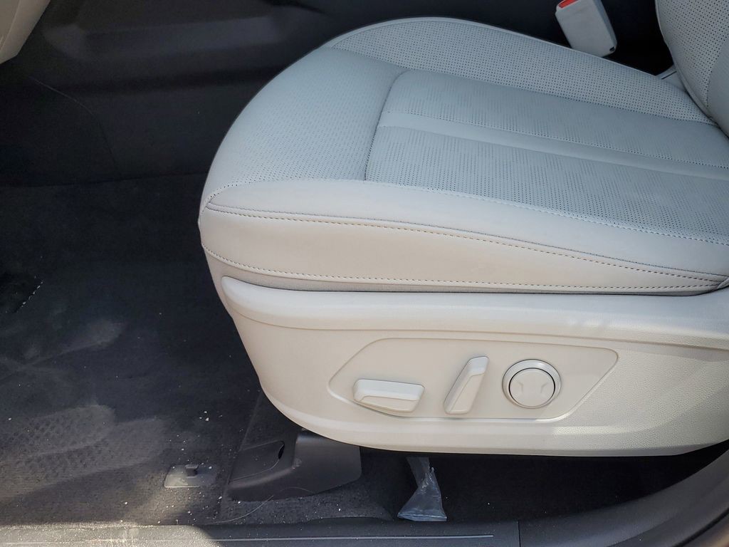 2025 Kia Sorento - Photo 13