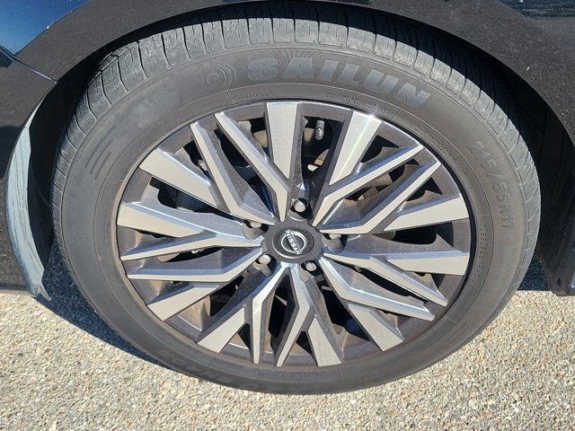 2023 Nissan Altima - Photo 8