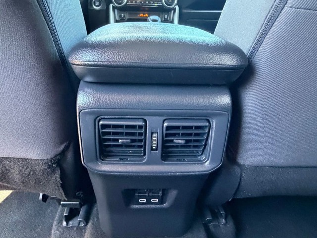 2023 Toyota RAV4 - Photo 12