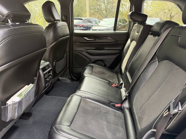 2023 Jeep Grand Cherokee - Photo 11