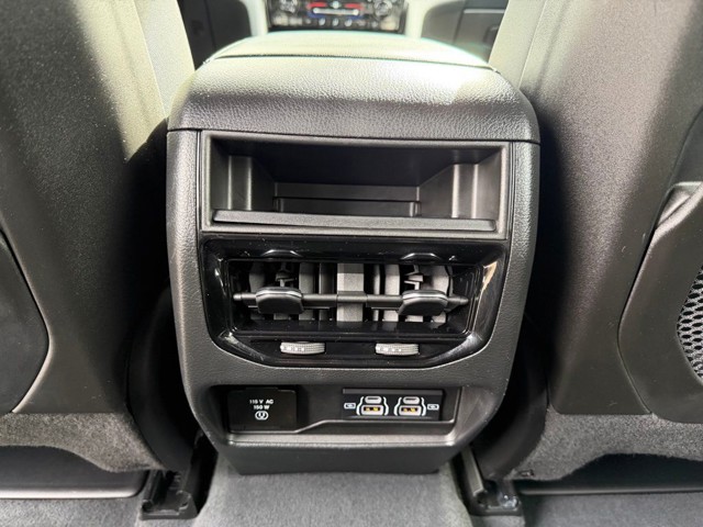 2023 Jeep Grand Cherokee - Photo 12