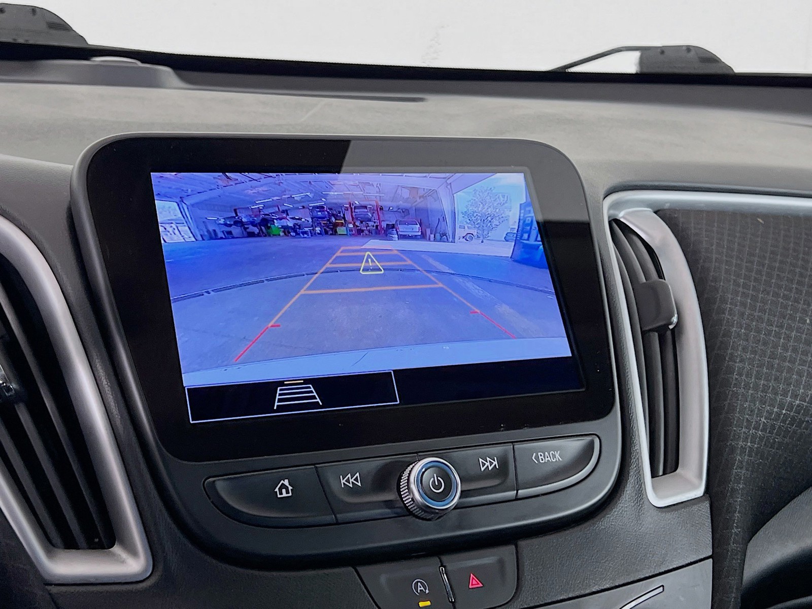 2024 Chevrolet Malibu - Photo 12