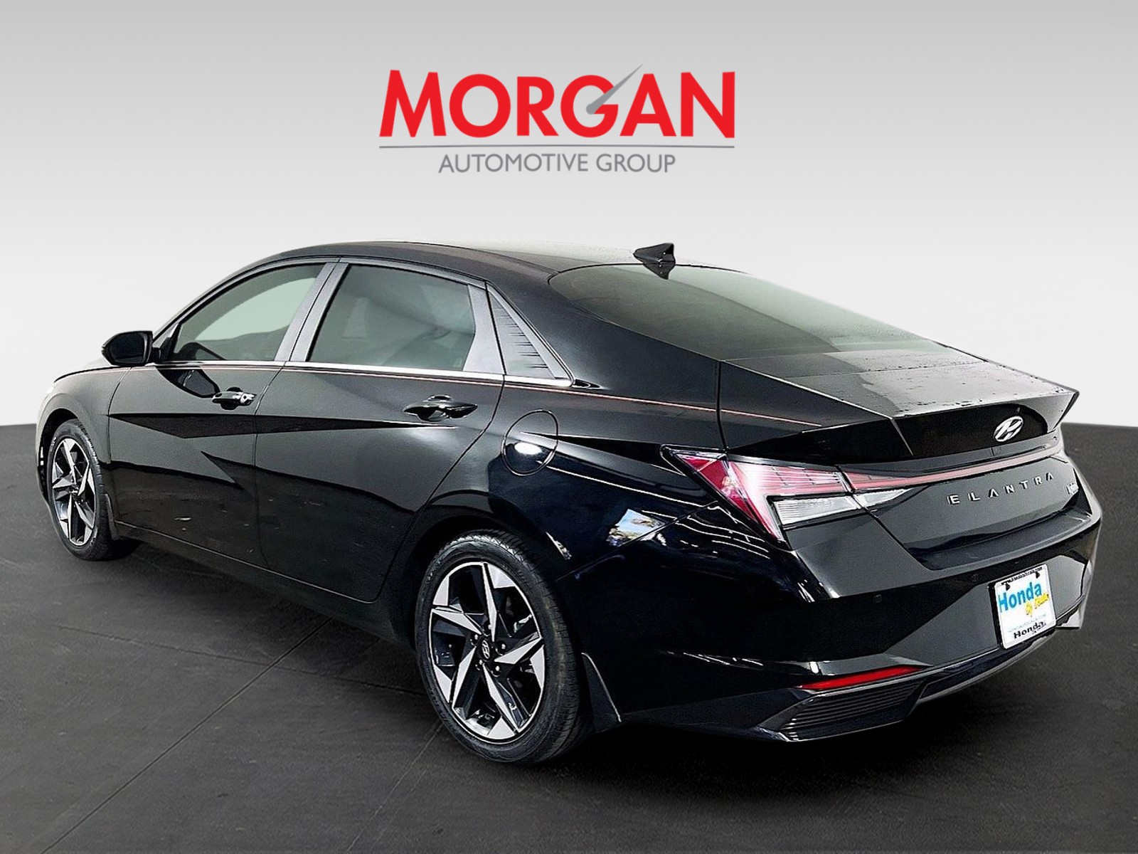 2022 Hyundai Elantra Hybrid - Photo 4