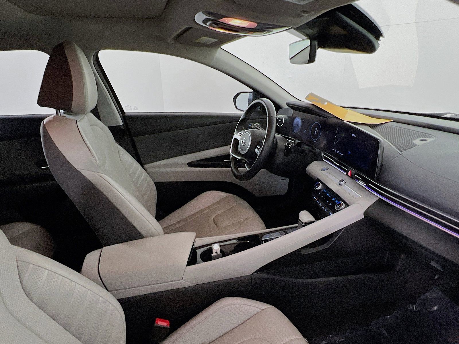 2022 Hyundai Elantra Hybrid - Photo 8