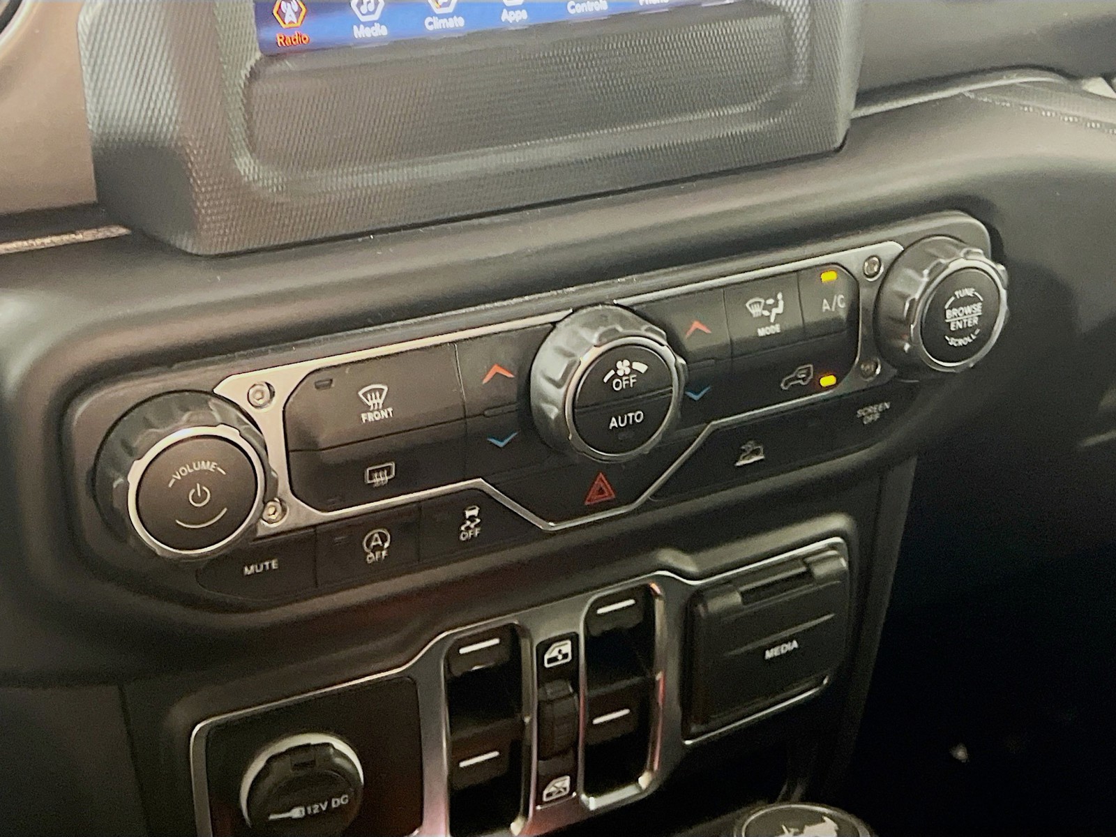 2021 Jeep Wrangler - Photo 13