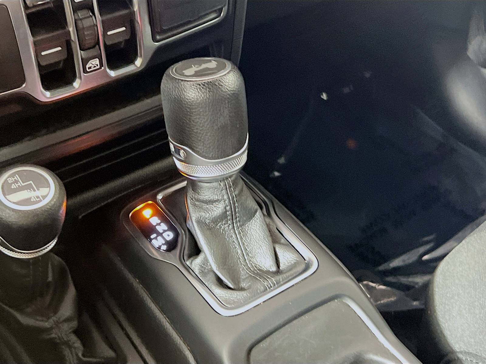 2021 Jeep Wrangler - Photo 14