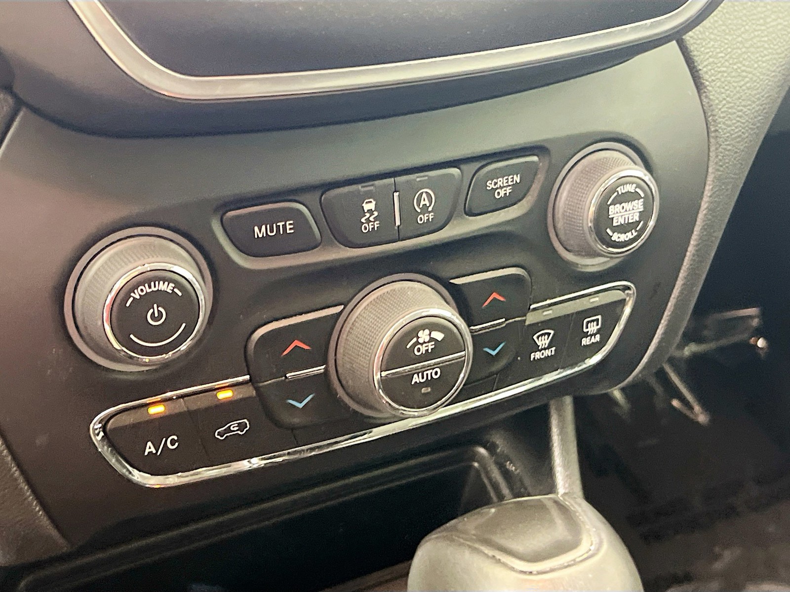 2022 Jeep Cherokee - Photo 13