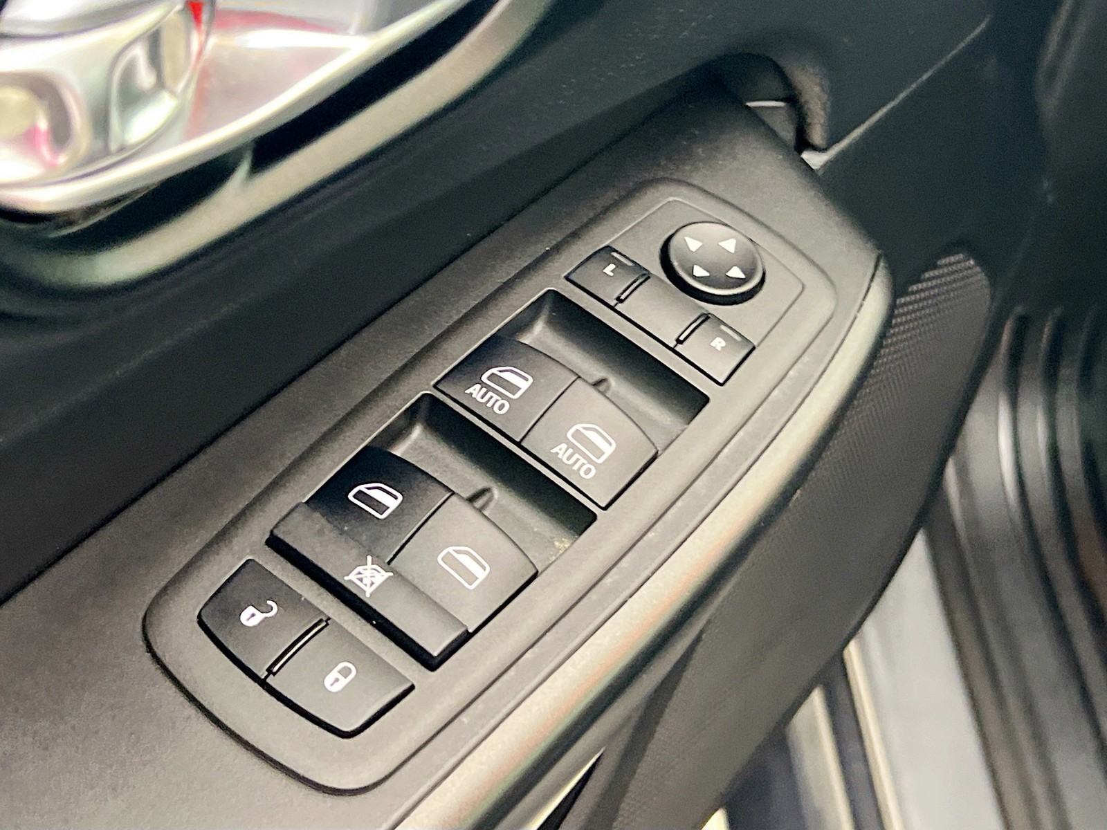 2022 Jeep Cherokee - Photo 15