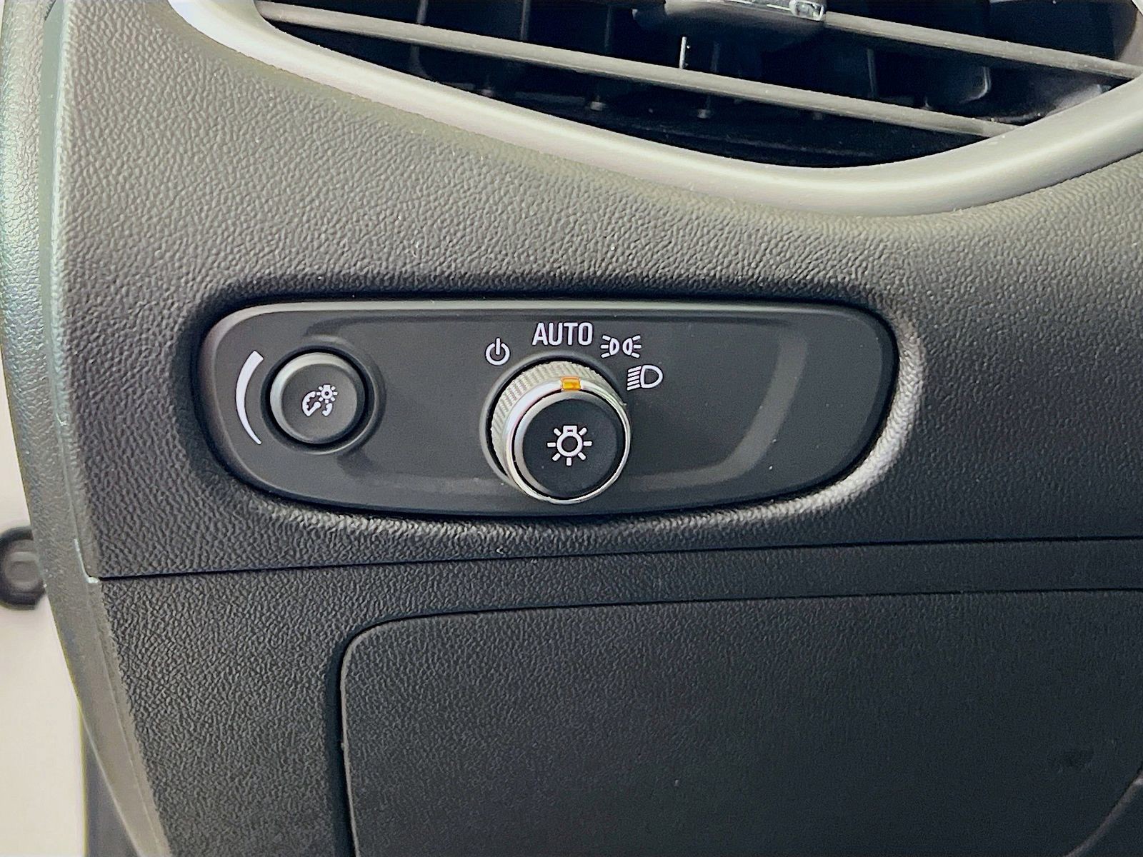 2024 Chevrolet Malibu - Photo 10