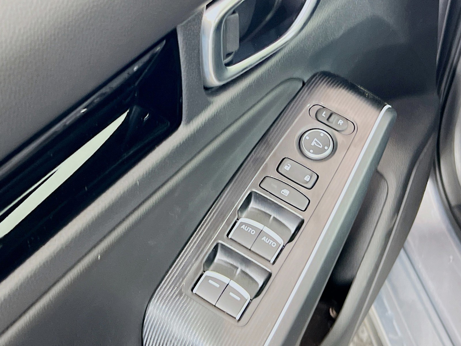 2026 Honda Civic Hybrid - Photo 15
