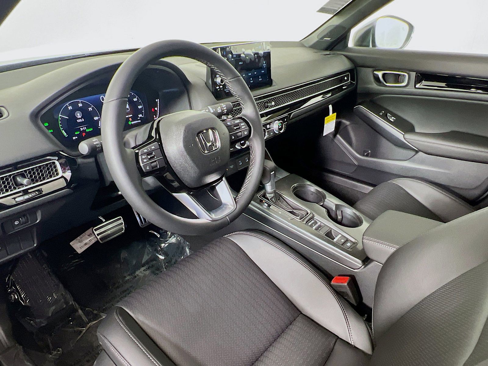 2026 Honda Civic Hybrid - Photo 9