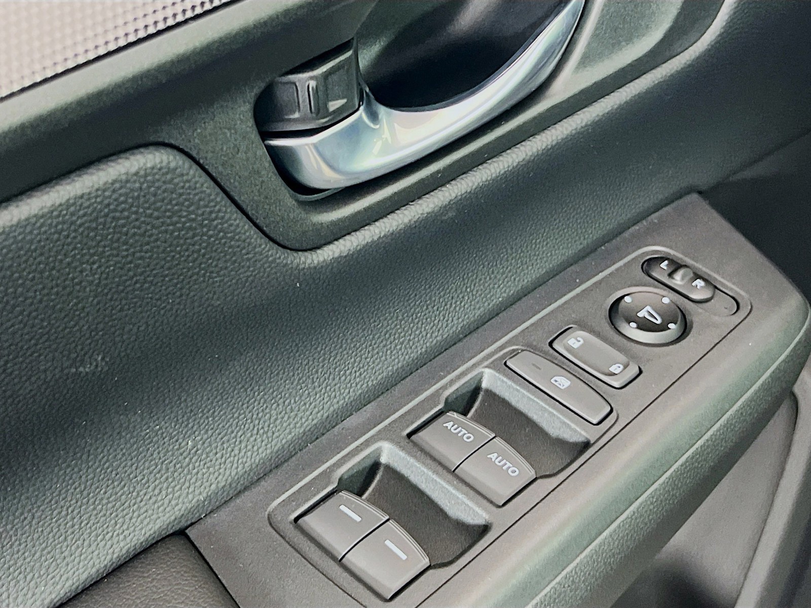 2026 Honda CR-V Hybrid - Photo 15