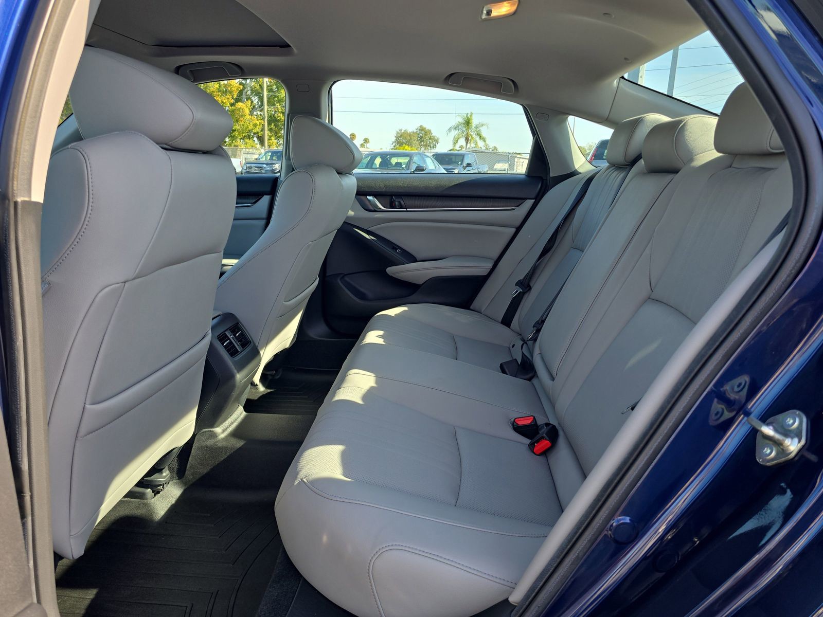 2019 Honda Accord Hybrid - Photo 13