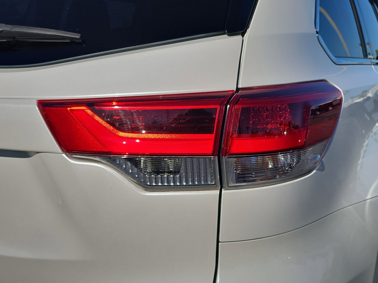 2018 Toyota Highlander - Photo 8
