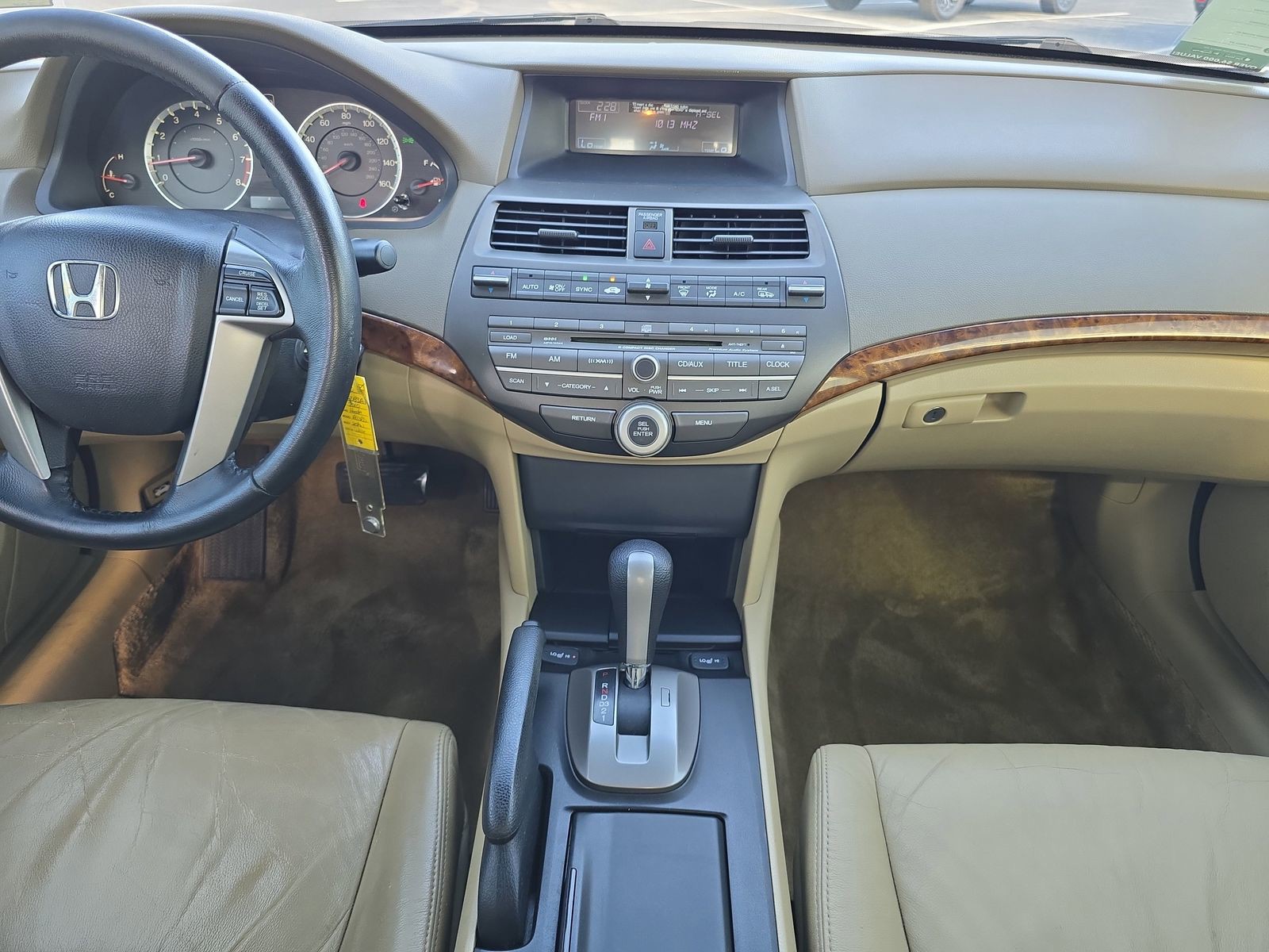 2010 Honda Accord - Photo 11
