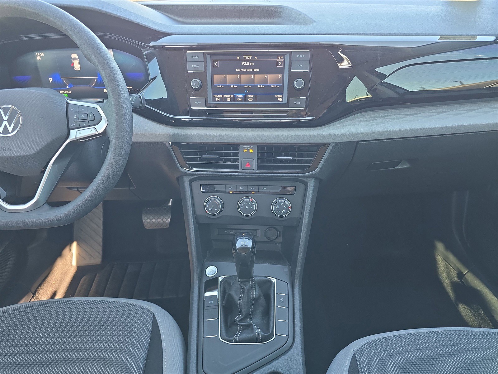 2022 Volkswagen Taos - Photo 11