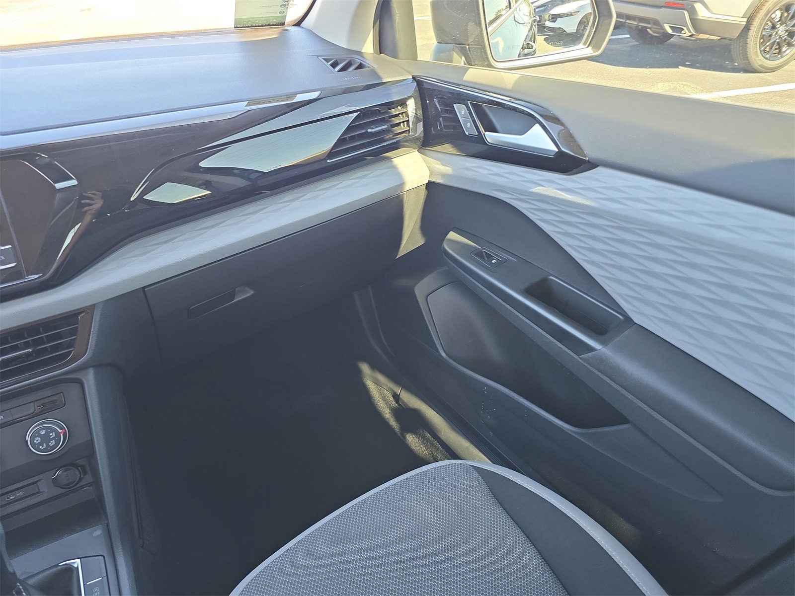 2022 Volkswagen Taos - Photo 12