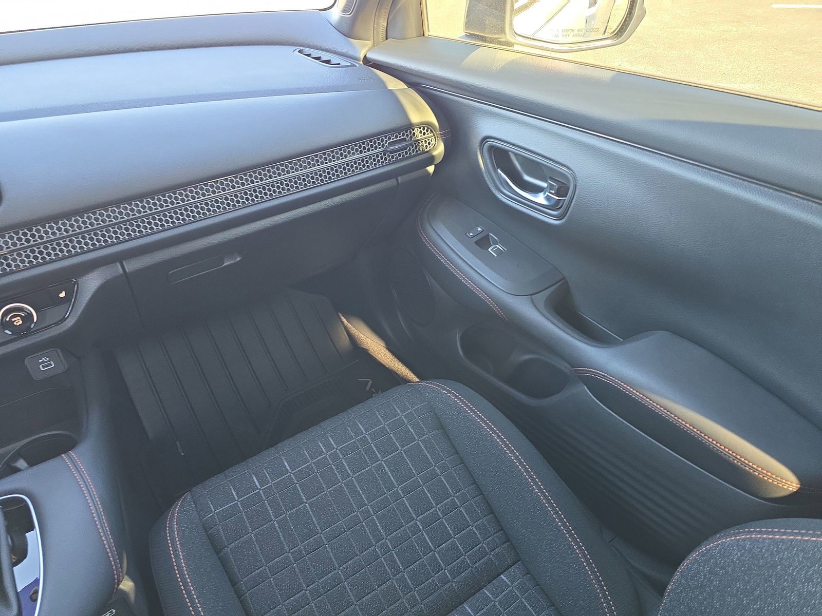 2025 Honda HR-V - Photo 12