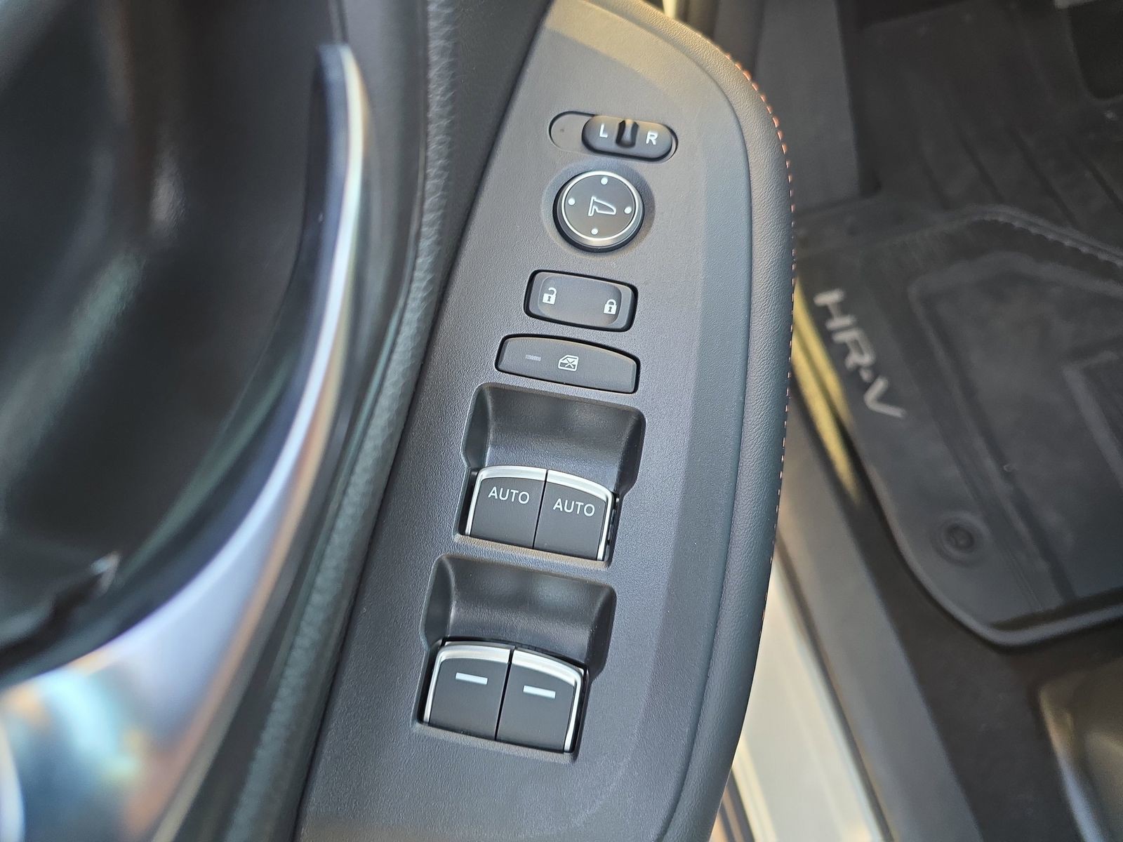 2025 Honda HR-V - Photo 14