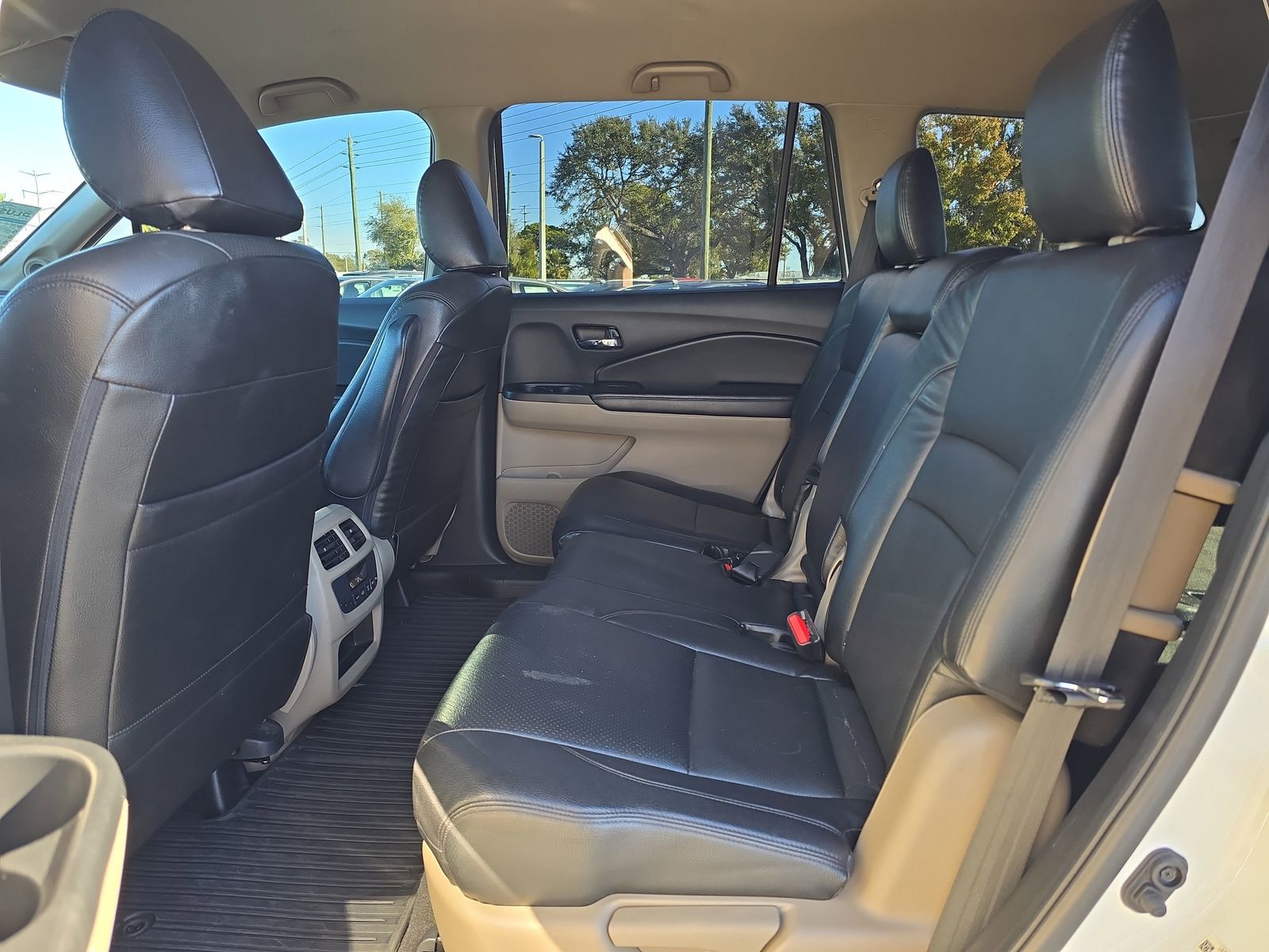2016 Honda Pilot - Photo 13