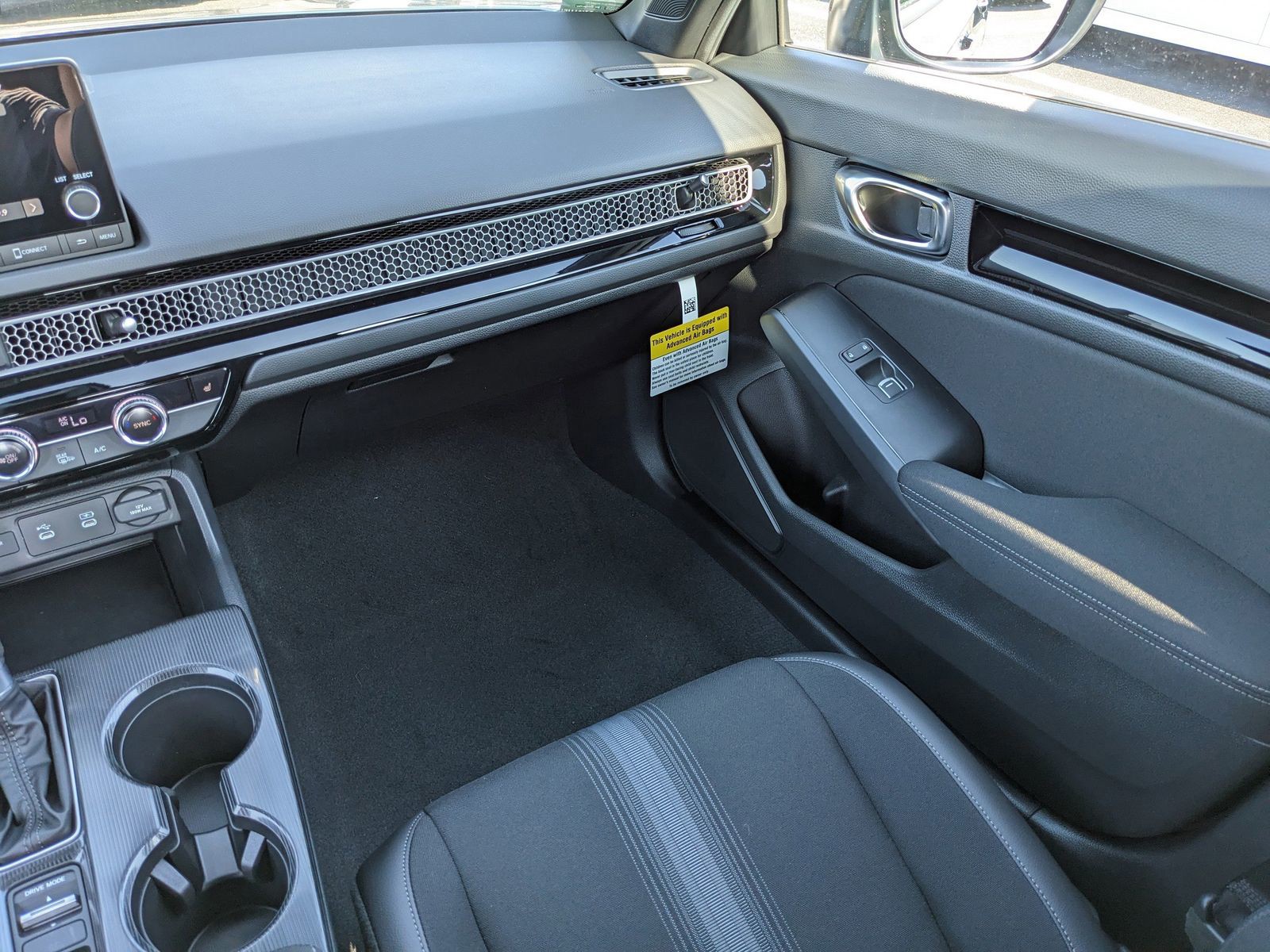 2026 Honda Civic Hybrid - Photo 14