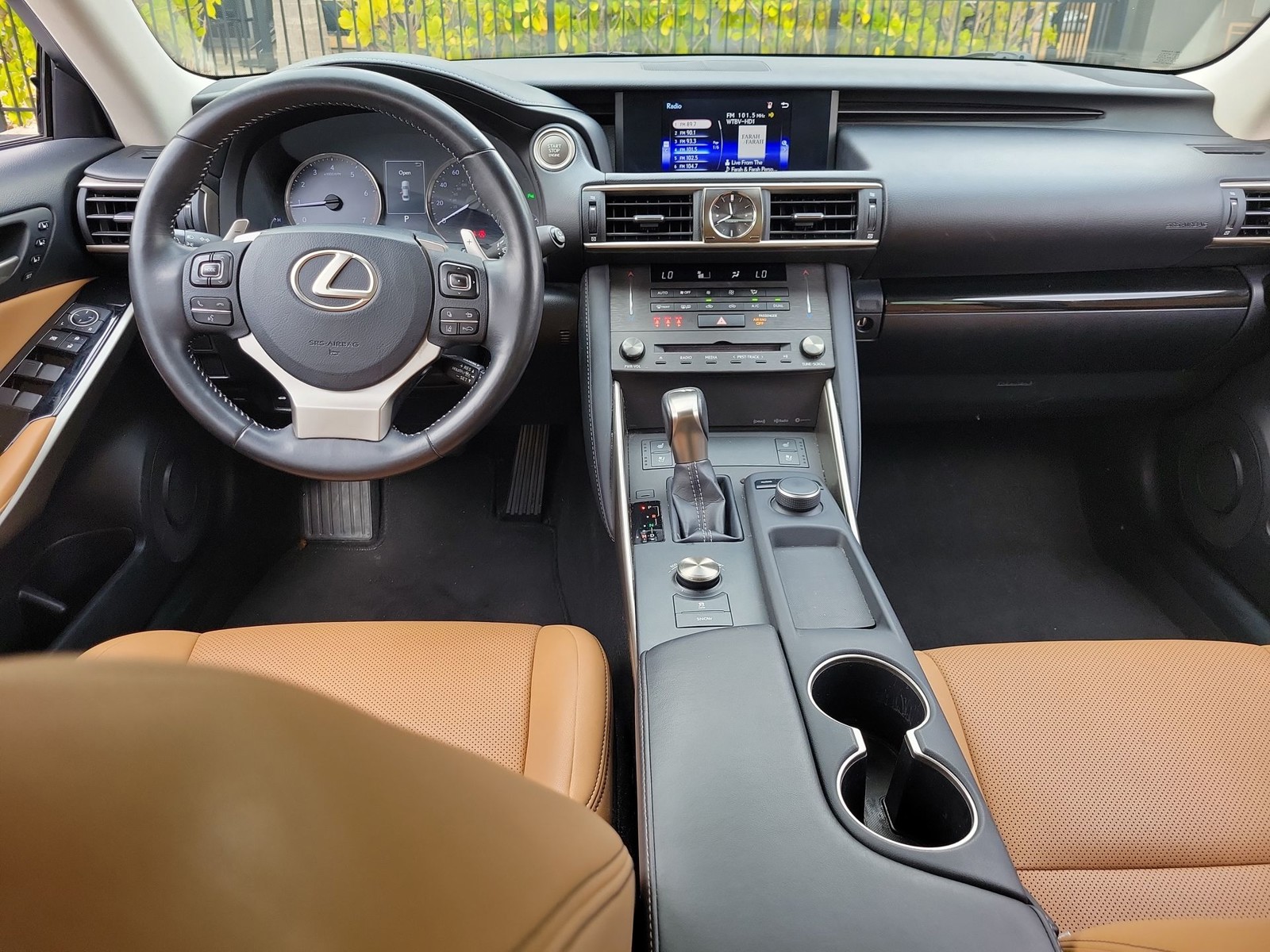 2019 Lexus IS - Photo 13