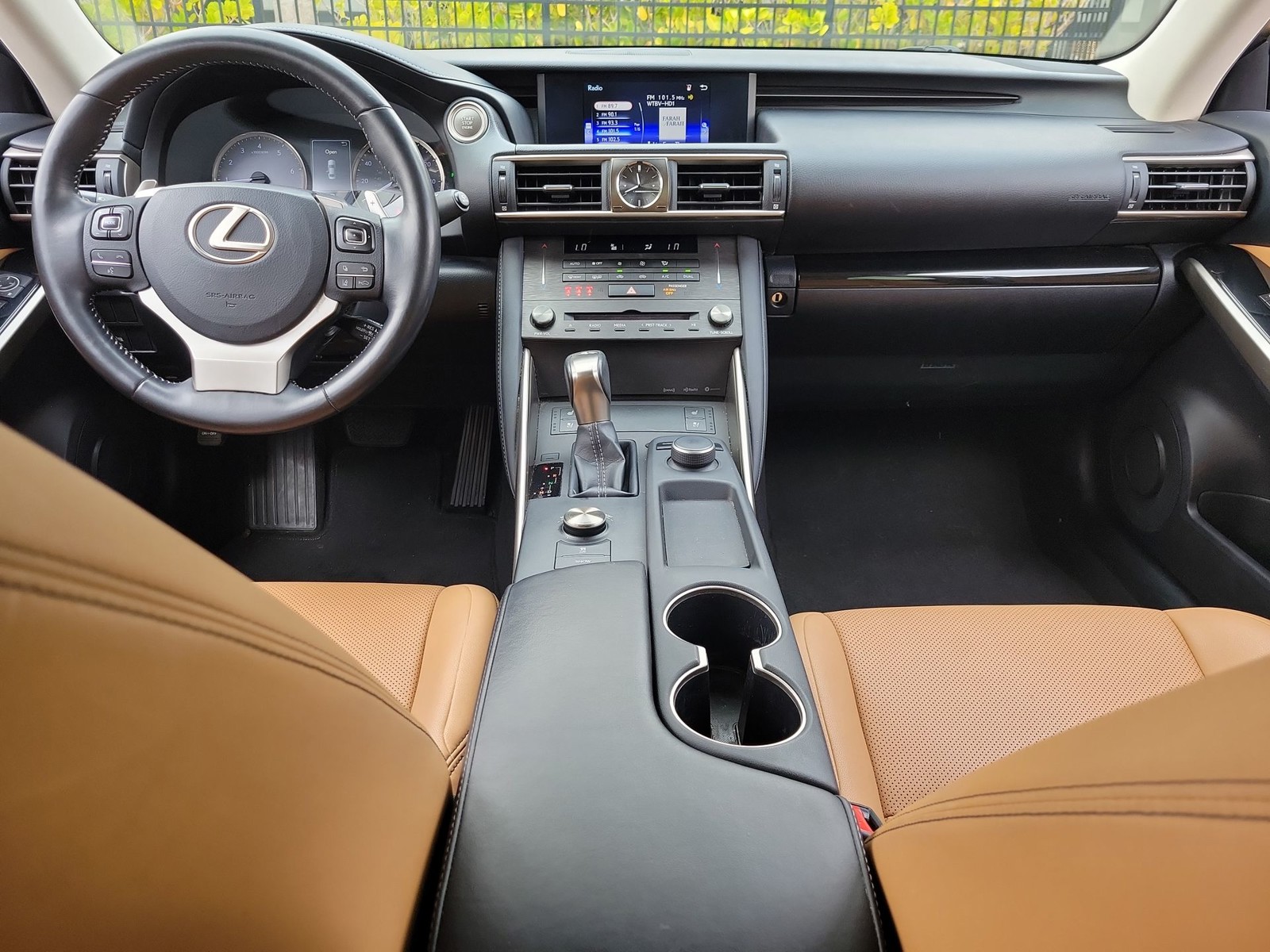 2019 Lexus IS - Photo 14