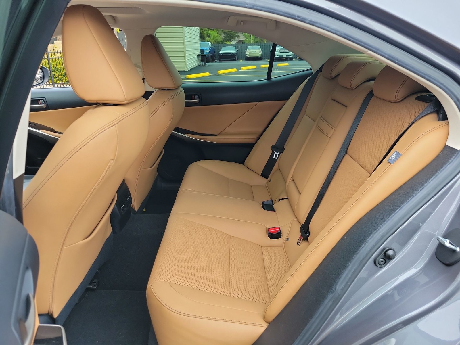 2019 Lexus IS - Photo 15
