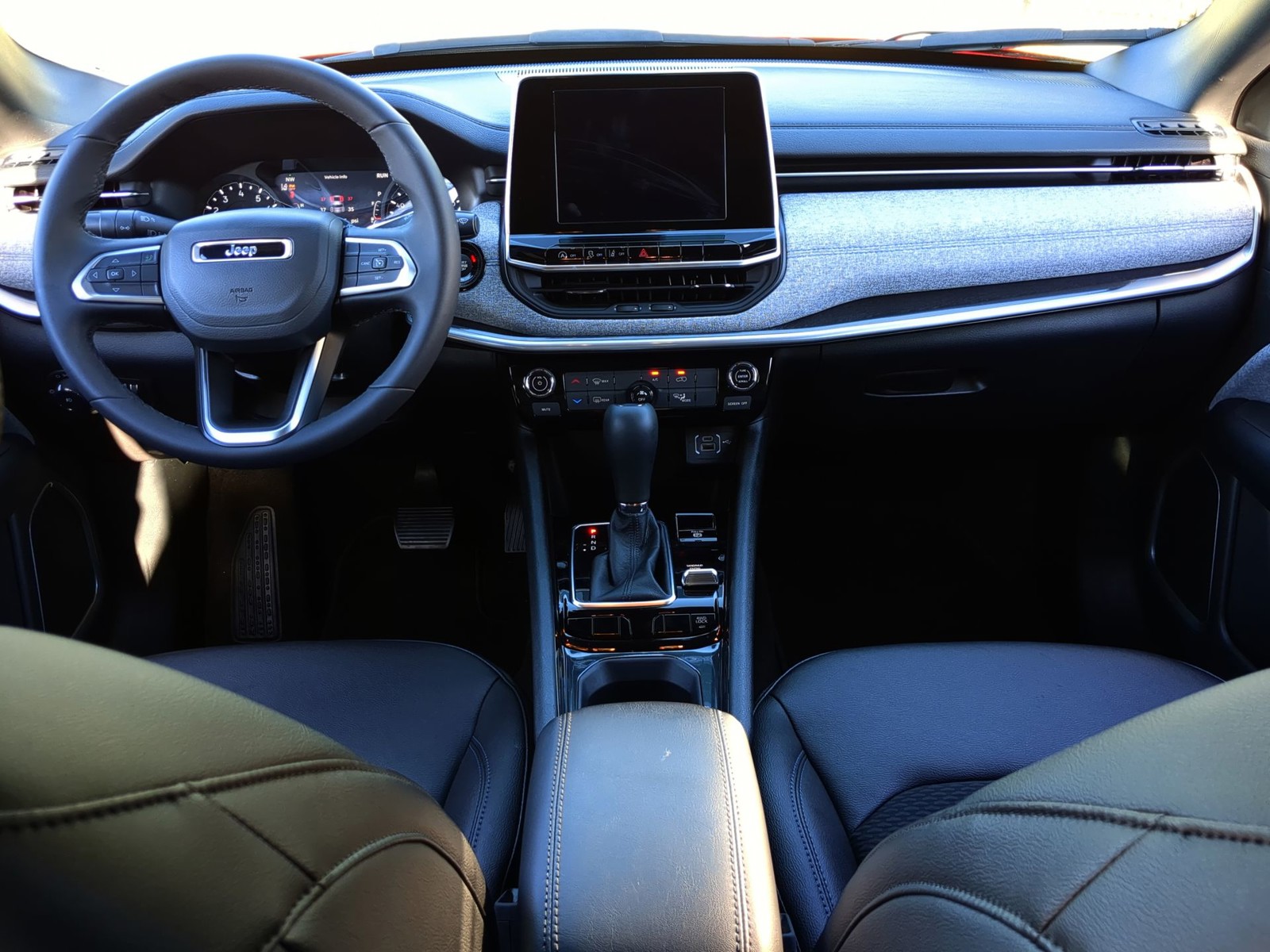 2025 Jeep Compass - Photo 12