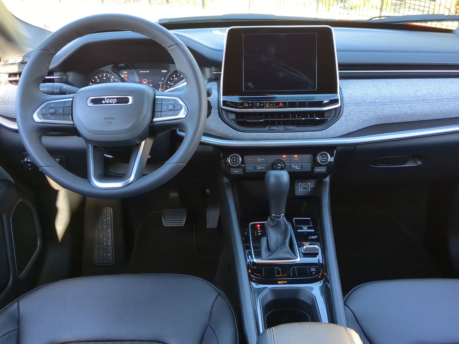 2025 Jeep Compass - Photo 13
