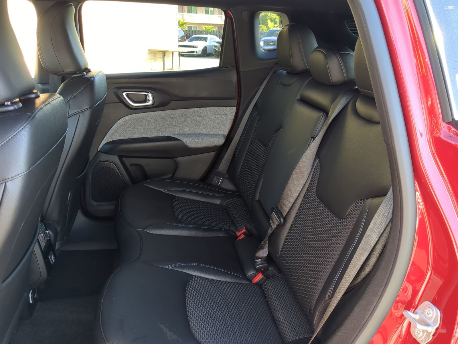 2025 Jeep Compass - Photo 15