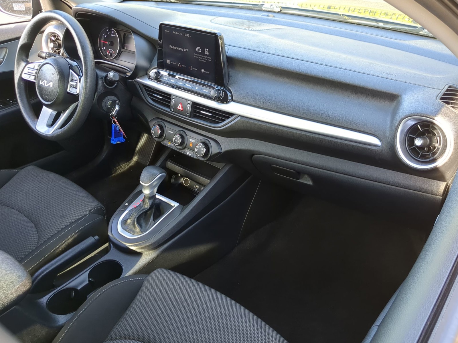 2023 Kia Forte - Photo 11