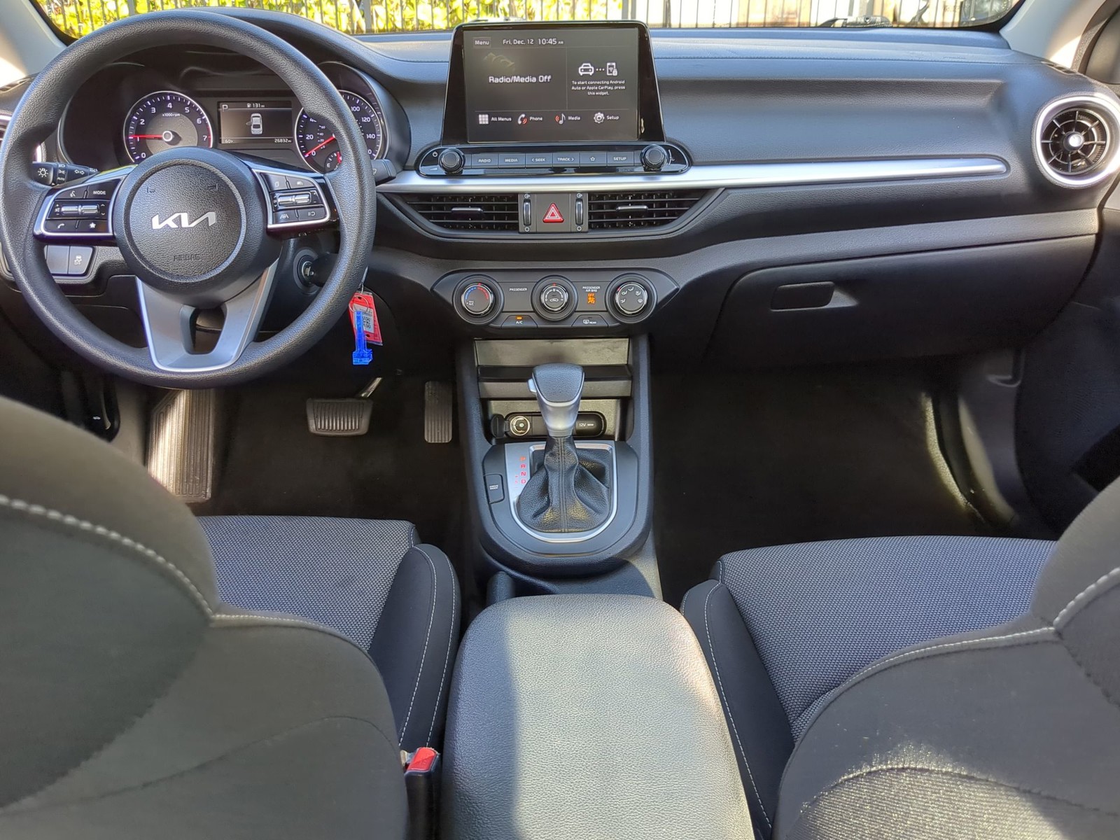 2023 Kia Forte - Photo 14