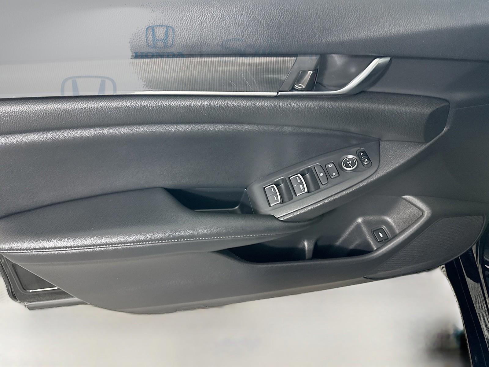 2022 Honda Accord Sedan - Photo 17