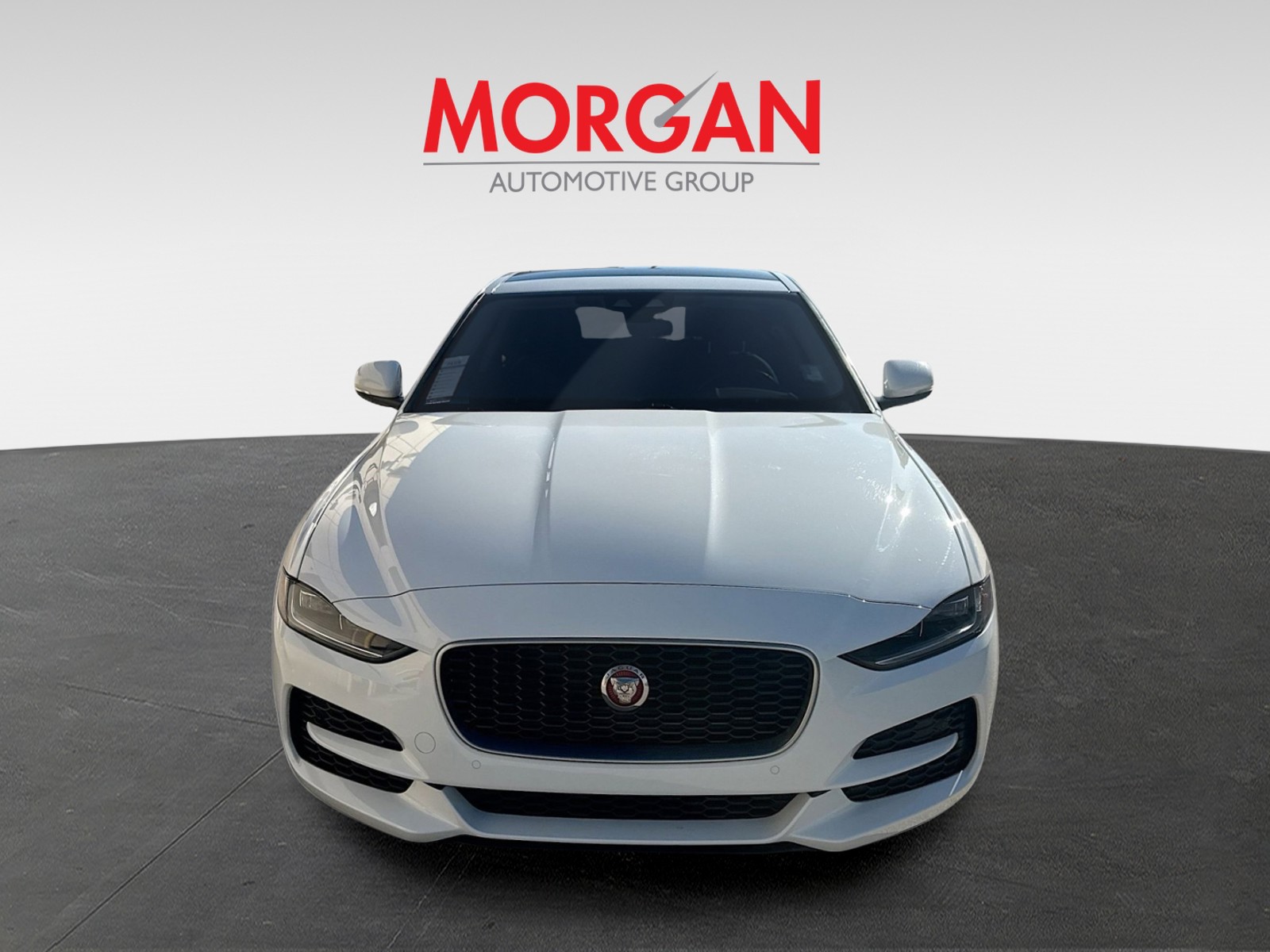 2020 Jaguar XE - Photo 3