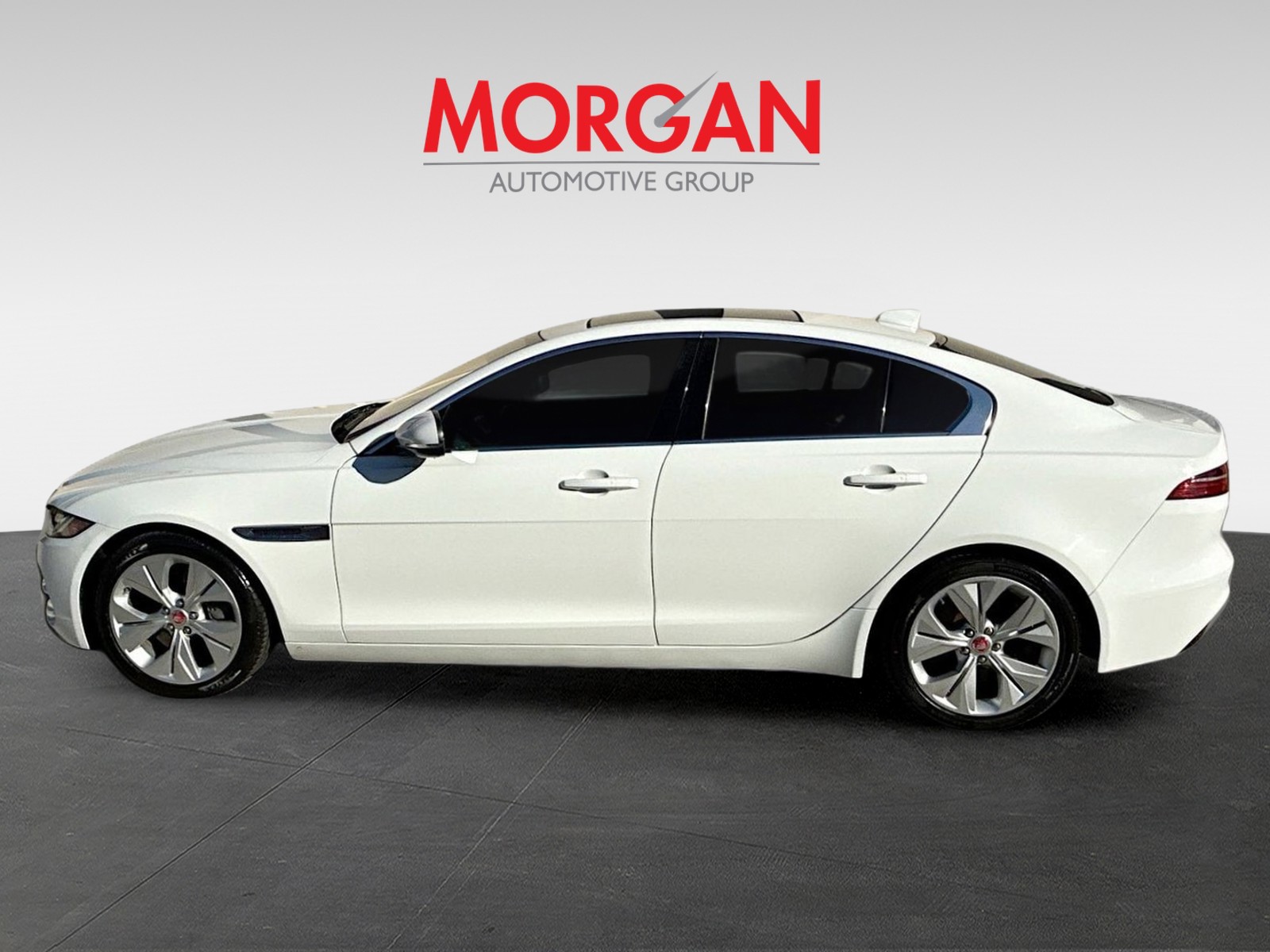 2020 Jaguar XE - Photo 7