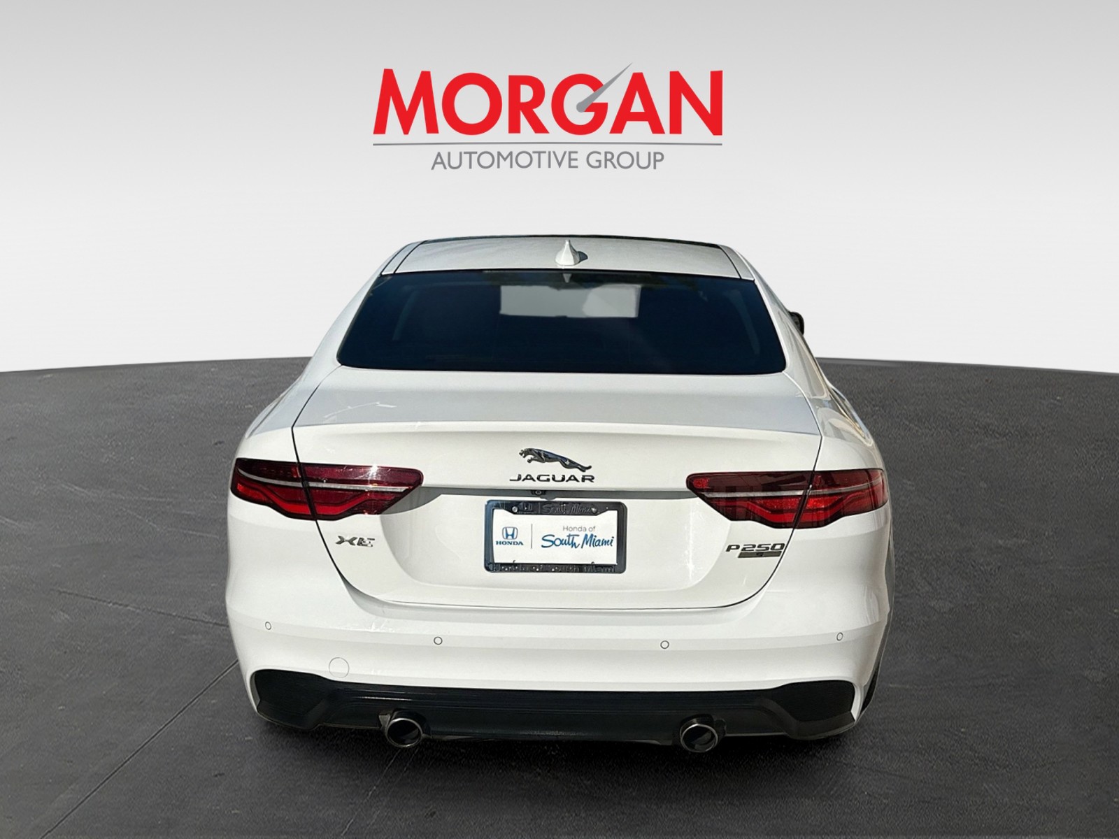 2020 Jaguar XE - Photo 6