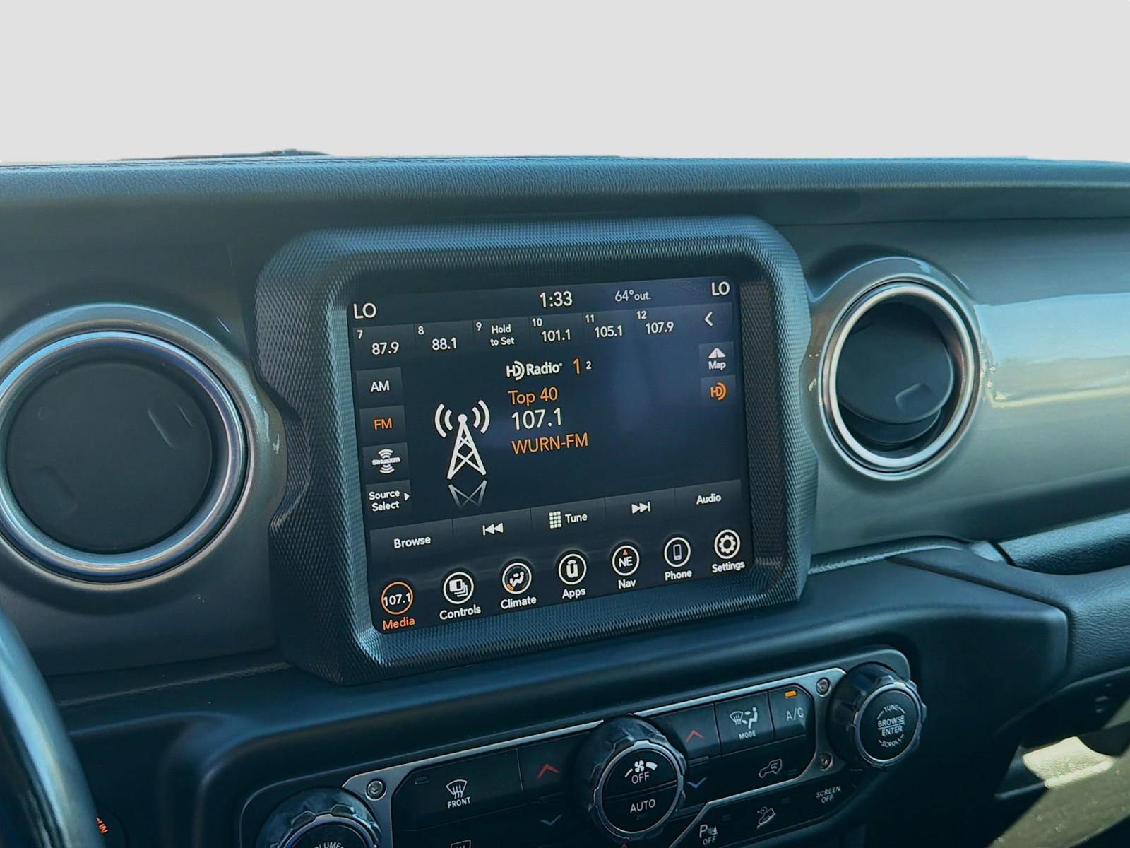 2021 Jeep Wrangler - Photo 12