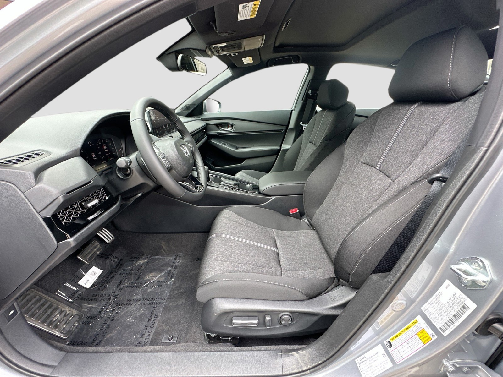 2025 Honda Accord Hybrid - Photo 15