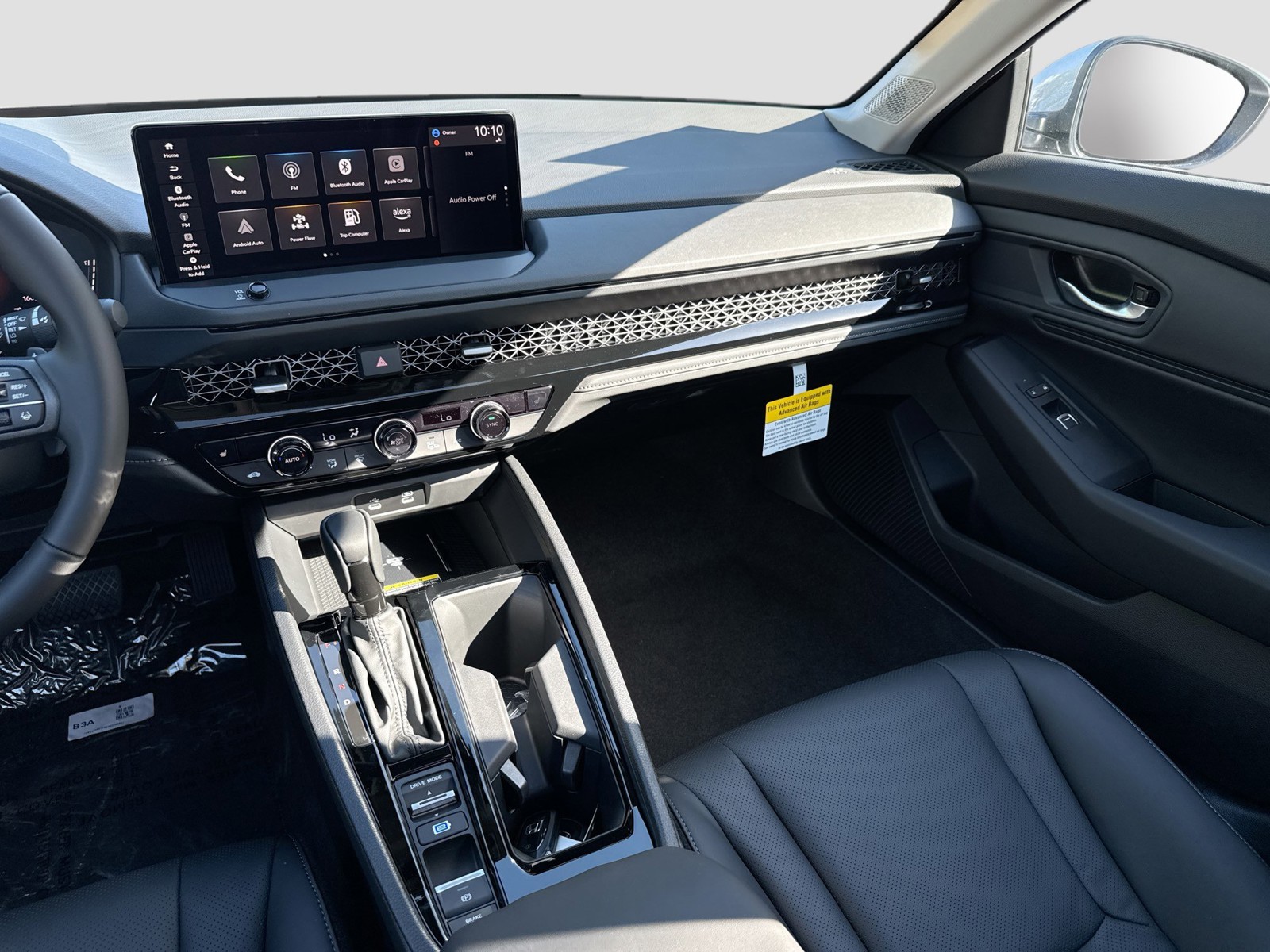 2025 Honda Accord Hybrid - Photo 17