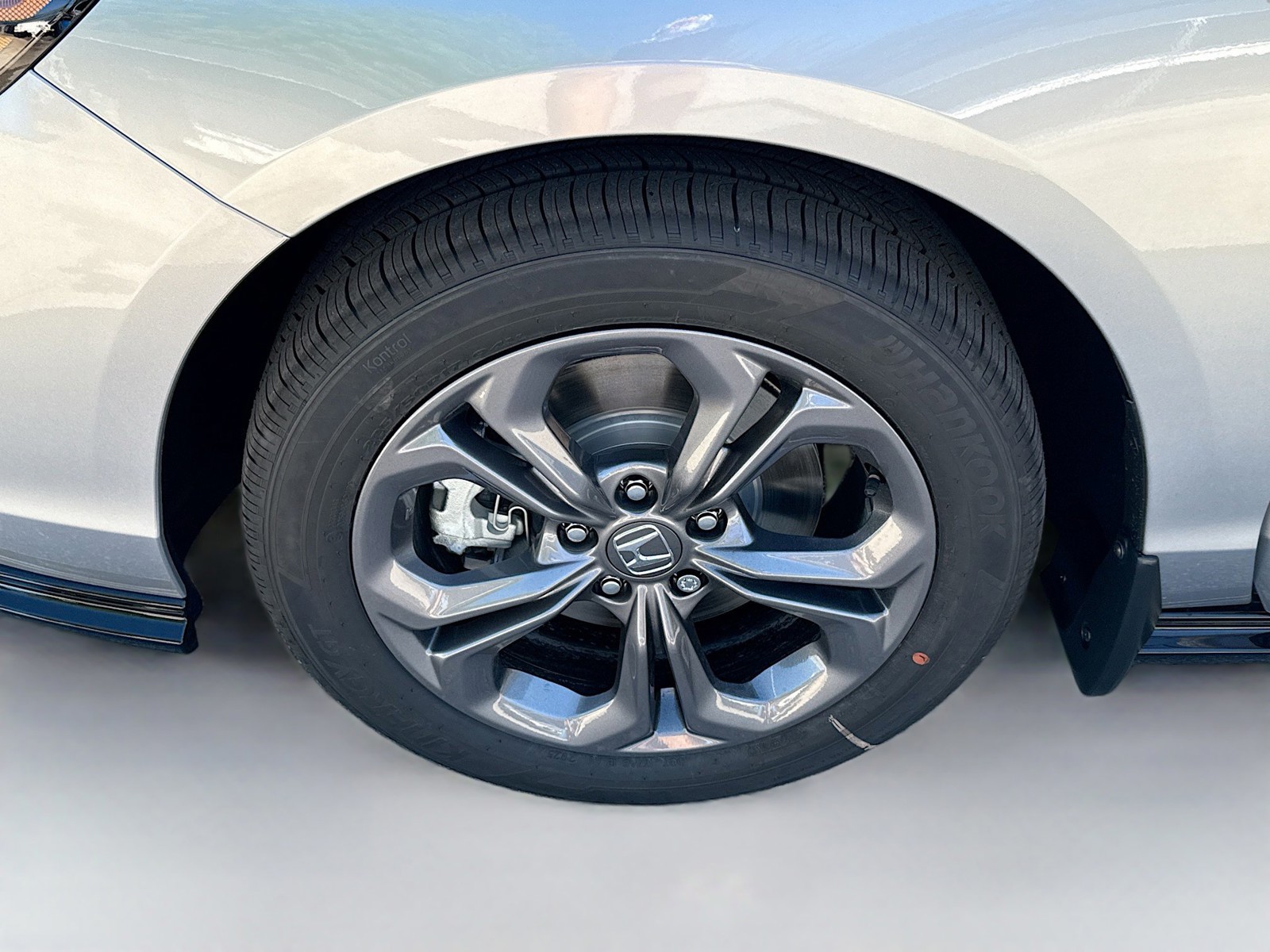 2025 Honda Accord Hybrid - Photo 25