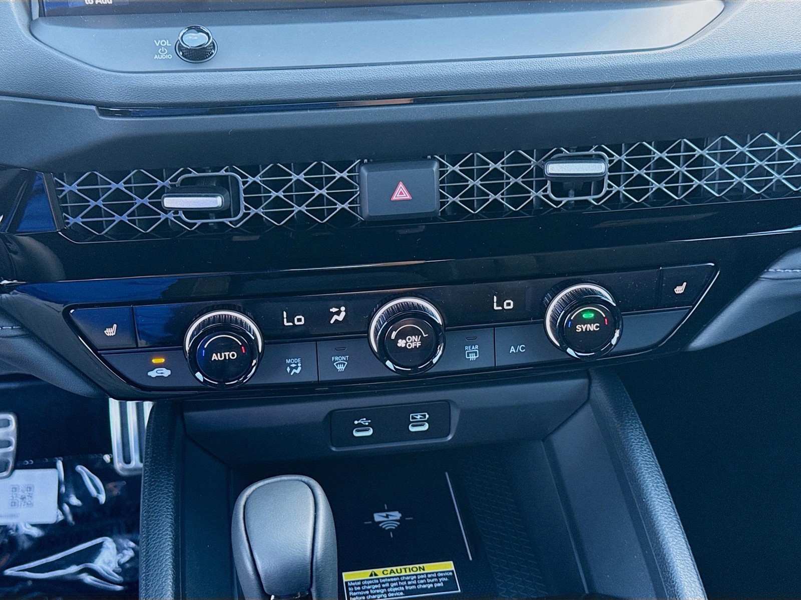 2025 Honda Accord Hybrid - Photo 14